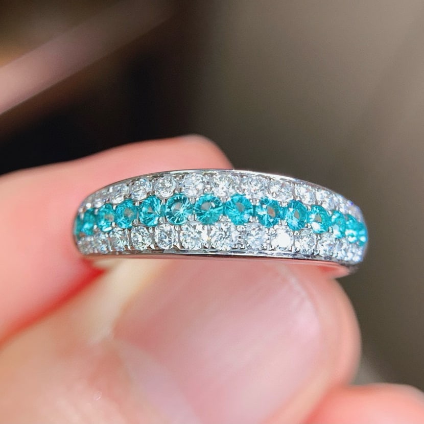 14k Gold 0.66 Ctw Natural Paraiba Tourmaline & Diamond Ring: Ref:231153020 // gold content:14k gold // ring size:7. 25us // // main gemstone:paraiba tourmaline // shape:round // carat weight:0. 3ct // color:blue // treatment:natural // cut grade:g // //