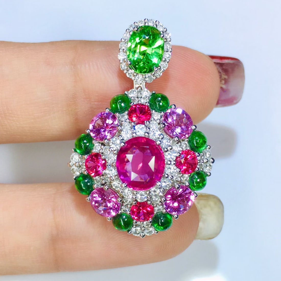 14k Gold 2.34 Ctw Natural Sapphire & Diamond Pendant( Without Chain ): Ref:231153081 // gold content:14k gold // main gemstone:sapphire // shape:oval // carat weight:1. 5ct // color:pink // treatment:natural // // adjacent gemstone 2 : diamond // shape:round // carat
