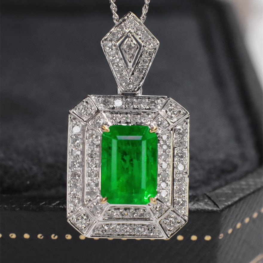 14k Gold 1.46 Ctw Vivid Green Natural Emerald & Diamond Pendant( Without Chain ): Ref:231153119 // gold content:14k gold // main gemstone:emerald // shape:octagonal // carat weight:1. 17ct // color:vivid green // treatment:natural // // adjacent gemstone 2 : diamond // shape:round
