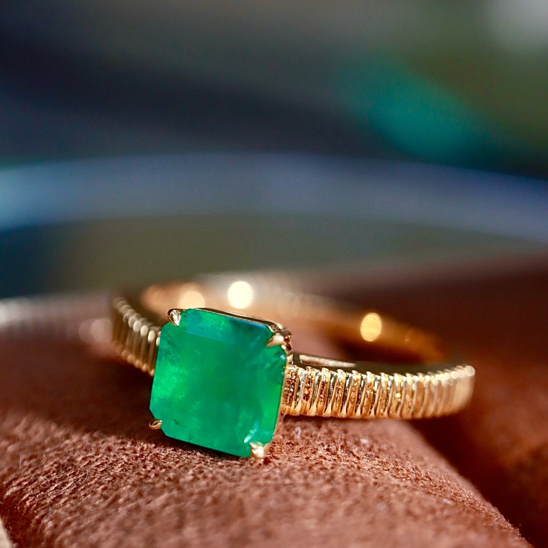 14k Gold 1.20 Ct Natural Emerald Ring - 5