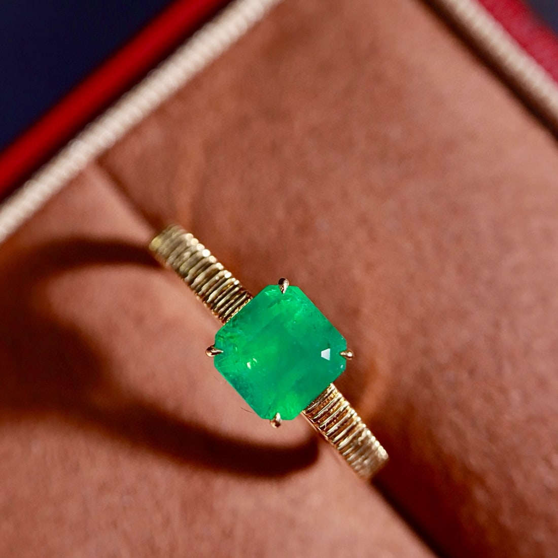 14k Gold 1.20 Ct Natural Emerald Ring - 7