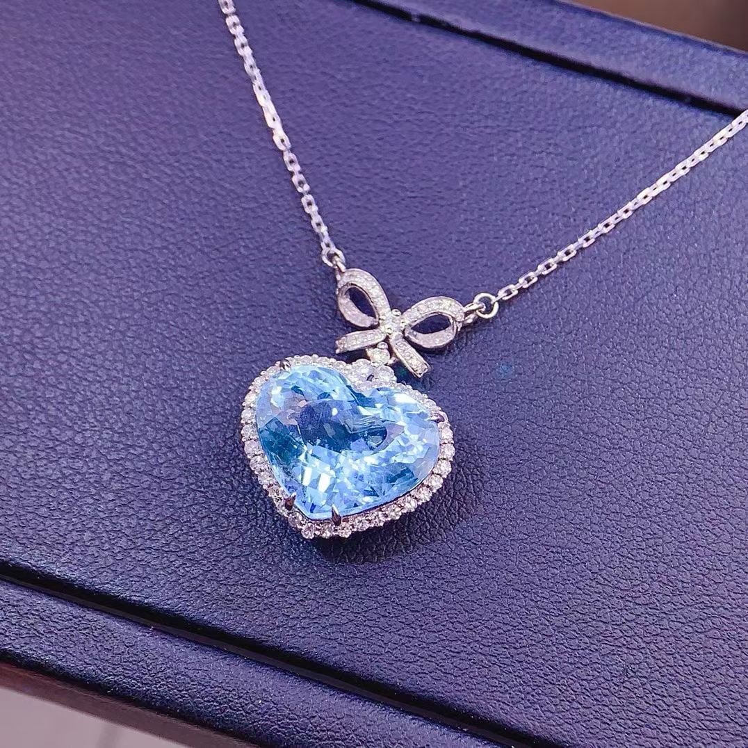 14k Gold 7 Ct Natural Aquamarine & Diamond Necklace - 2