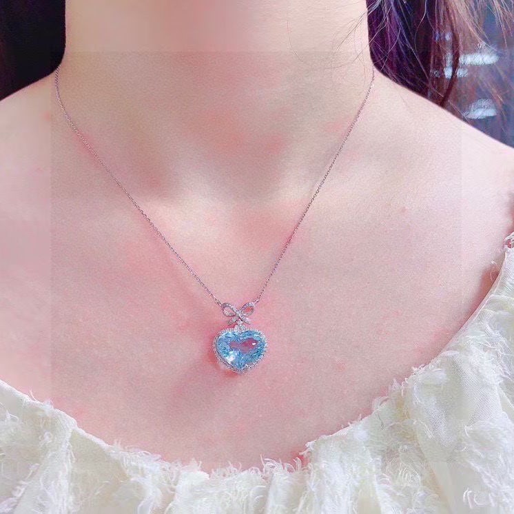 14k Gold 7 Ct Natural Aquamarine & Diamond Necklace - 7