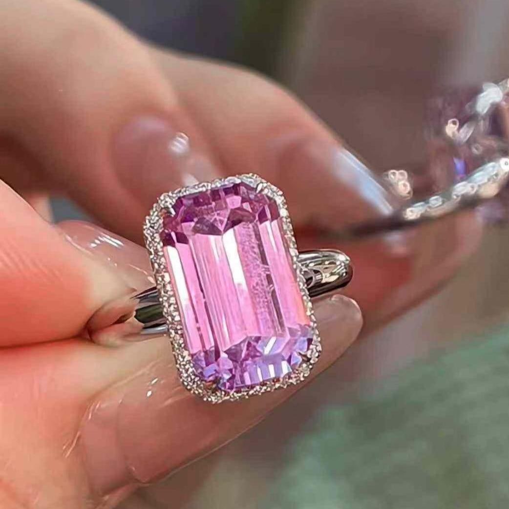 14k Gold 10.5 Ct Natural Kunzite & Diamond Ring: Ref:231153163 // gold content:14k gold // ring size:7. 25us // // main gemstone:kunzite // shape:octagonal // carat weight:10. 5ct // color:purple // treatment:natural // // adjacent gemstone 2 :