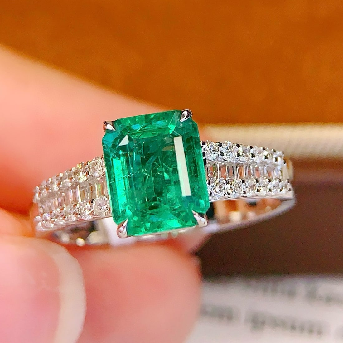 14k Gold 1.55 Ct Natural Emerald & Diamond Ring: Ref:231153175 // gold content:14k gold // ring size:7. 25us // // main gemstone:emerald // shape:octagonal // carat weight:1. 55ct // color:green // treatment:natural // // adjacent gemstone 2 : diamo