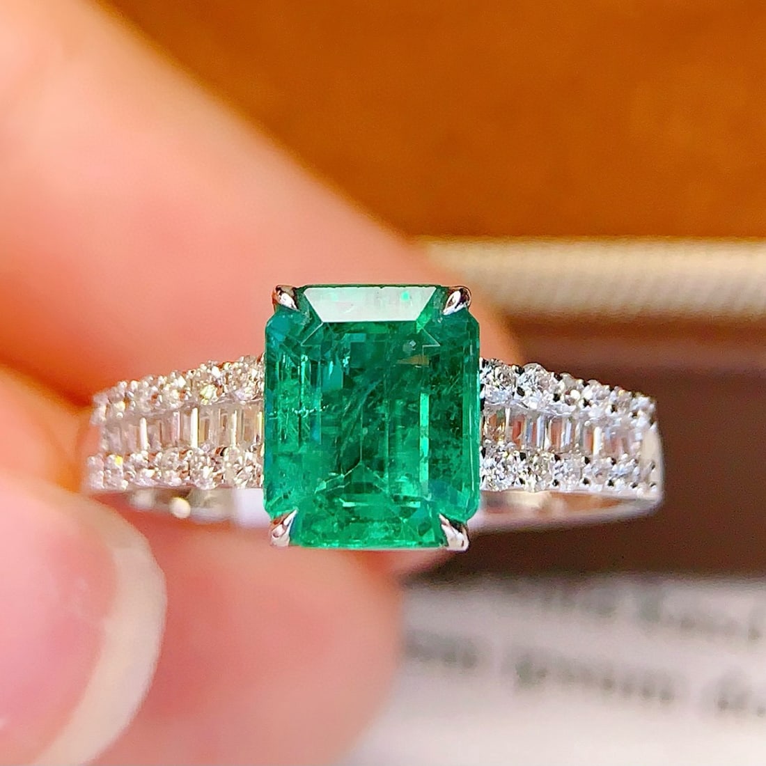 14k Gold 1.55 Ct Natural Emerald & Diamond Ring - 4