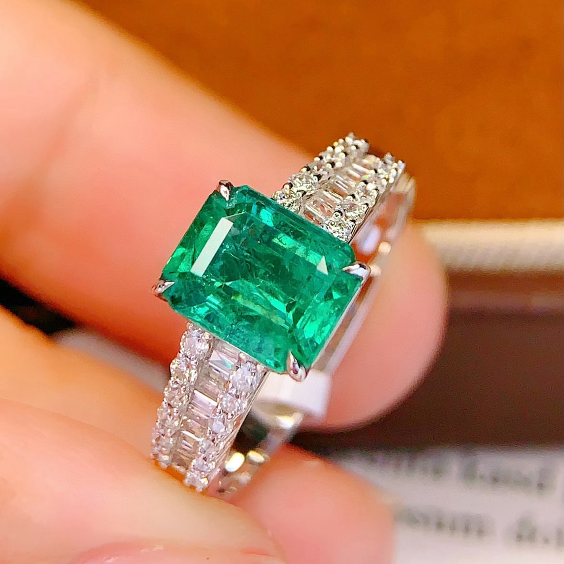 14k Gold 1.55 Ct Natural Emerald & Diamond Ring - 5