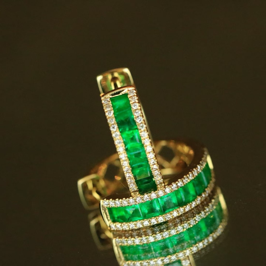 14k Gold 0.76 Ctw Natural Emerald & Diamond Earrings: Ref:231153189 // gold content:14k gold // main gemstone:emerald // shape:square // carat weight:0. 62ct // color:green // treatment:natural // // adjacent gemstone 2 : diamond // shape:round // carat