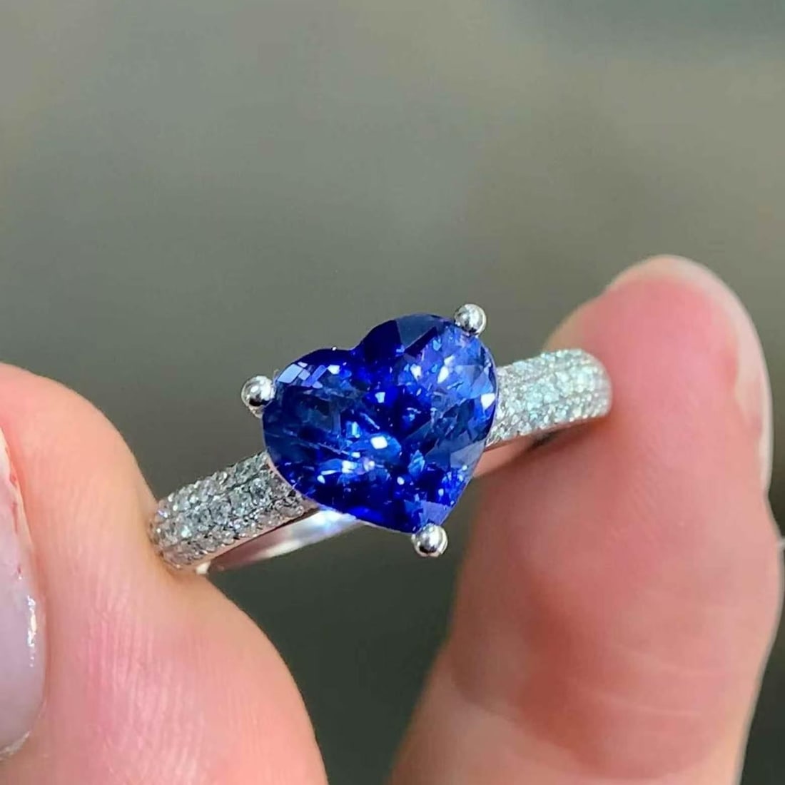 14k Gold 3.61 Ctw Natural Sapphire & Diamond Ring: Ref:231153215 // gold content:14k gold // ring size:7. 25us // // main gemstone:sapphire // shape:heart // carat weight:3. 34ct // color:blue // treatment:natural // // adjacent gemstone 2 : diamond