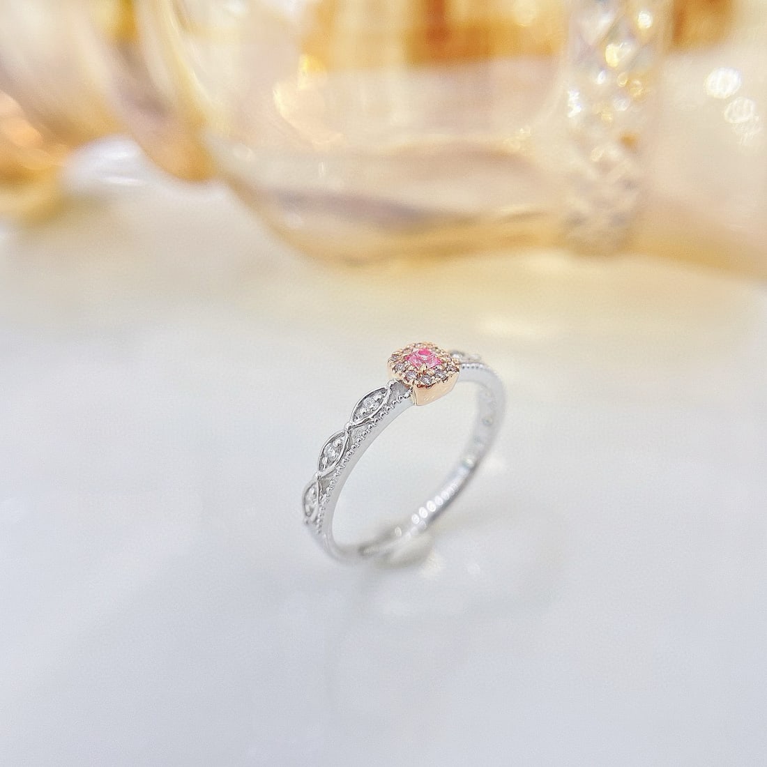 14k Gold 0.14 Ctw Natural Pink Diamond & Diamond Ring - 4
