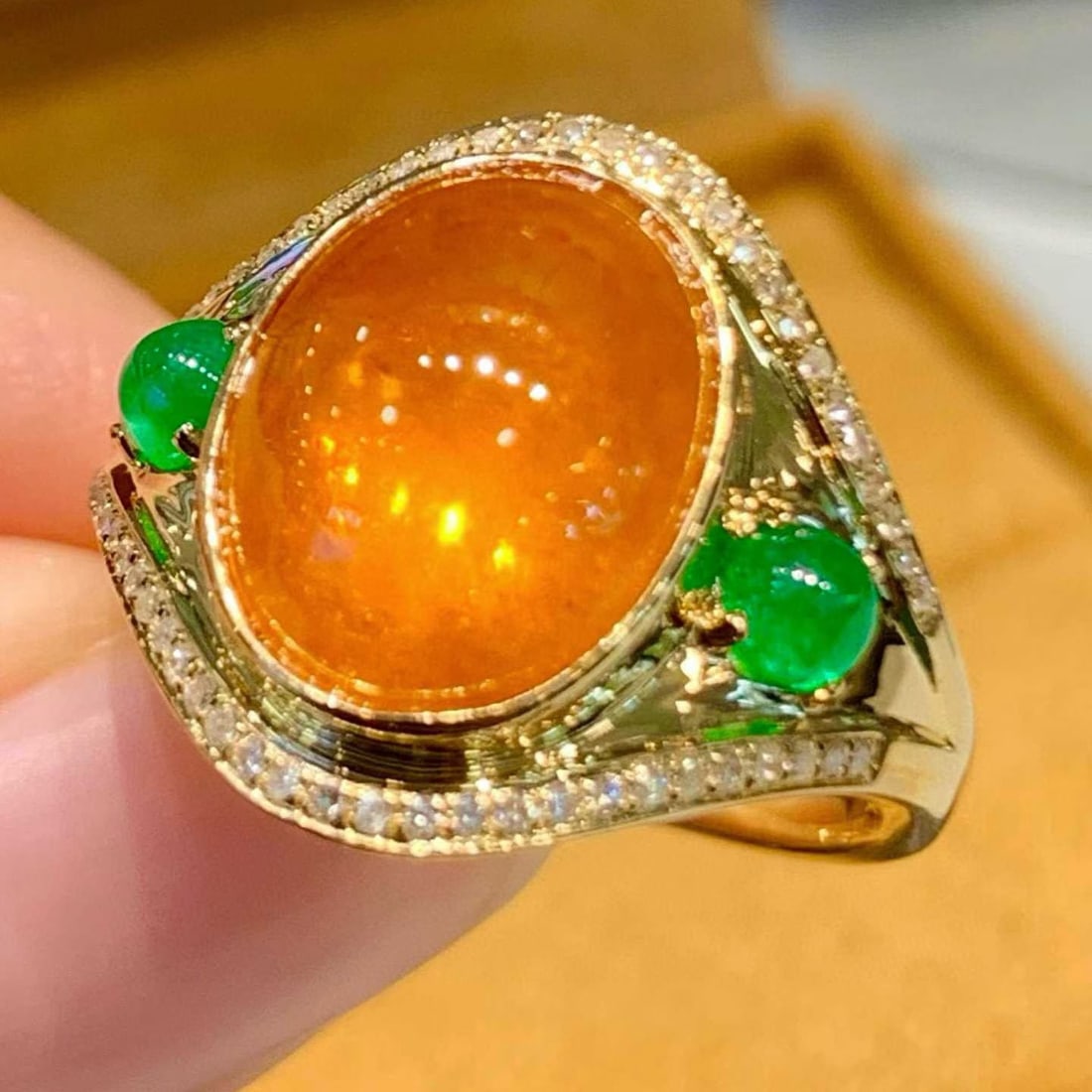 14k Gold 8.2 Ct Natural Spessartine & Diamond & Emerald Ring - 3