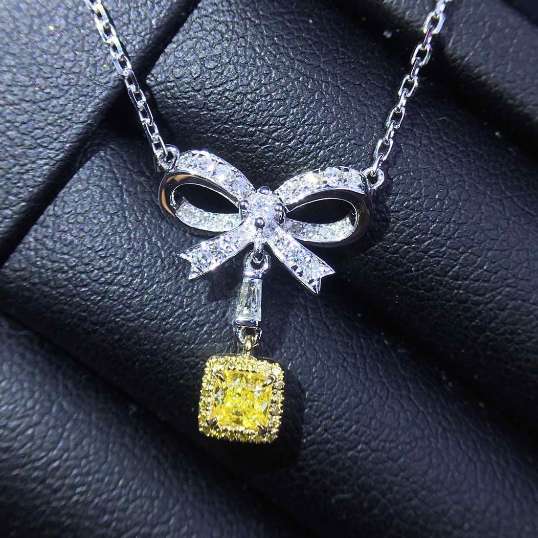 14k Gold 0.22 Ct Natural Yellow Diamond & Diamond Necklace: Ref:231154028 // gold content:14k gold // main gemstone:yellow diamond // shape:cushion // carat weight:0. 22ct // color:yellow // treatment:natural // // adjacent gemstone 2 : diamond //