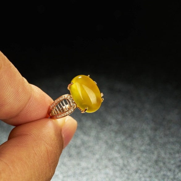 14k Gold 6.1 Ct Natural Prehnite & Diamond Ring: Ref:231154033 // gold content:14k gold // ring size:7. 25us // // main gemstone:prehnite // shape:oval // carat weight:6. 1ct // color:yellow // treatment:natural // // adjacent gemstone 2 : diamond