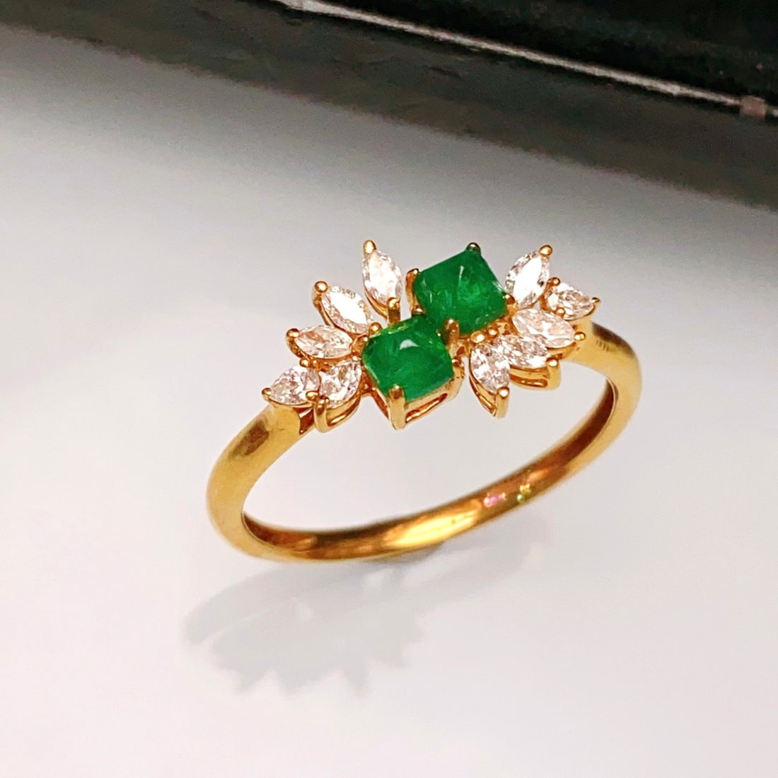 14k Gold 0.50 Ct Natural Emerald & Diamond Ring - 2