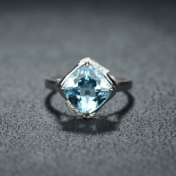 14k Gold 3.38 Ct Natural Aquamarine & Diamond Ring: Ref:231154056 // gold content:14k gold // ring size:7. 25us // // main gemstone:aquamarine // shape:cushion // carat weight:3. 38ct // color:blue // treatment:natural // // adjacent gemstone 2 :