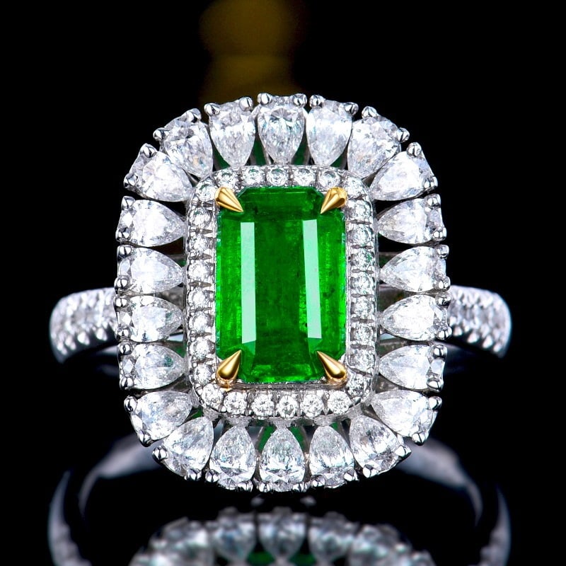14k Gold 2.67 Ctw Vivid Green Natural Emerald & Diamond Ring: Ref:231154065 // gold content:14k gold // ring size:7. 25us // // main gemstone:emerald // shape:octagonal // carat weight:1. 46ct // color:vivid green // treatment:natural // // adjacent gemstone 2 :