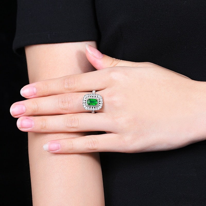 14k Gold 2.67 Ctw Vivid Green Natural Emerald & Diamond Ring - 6