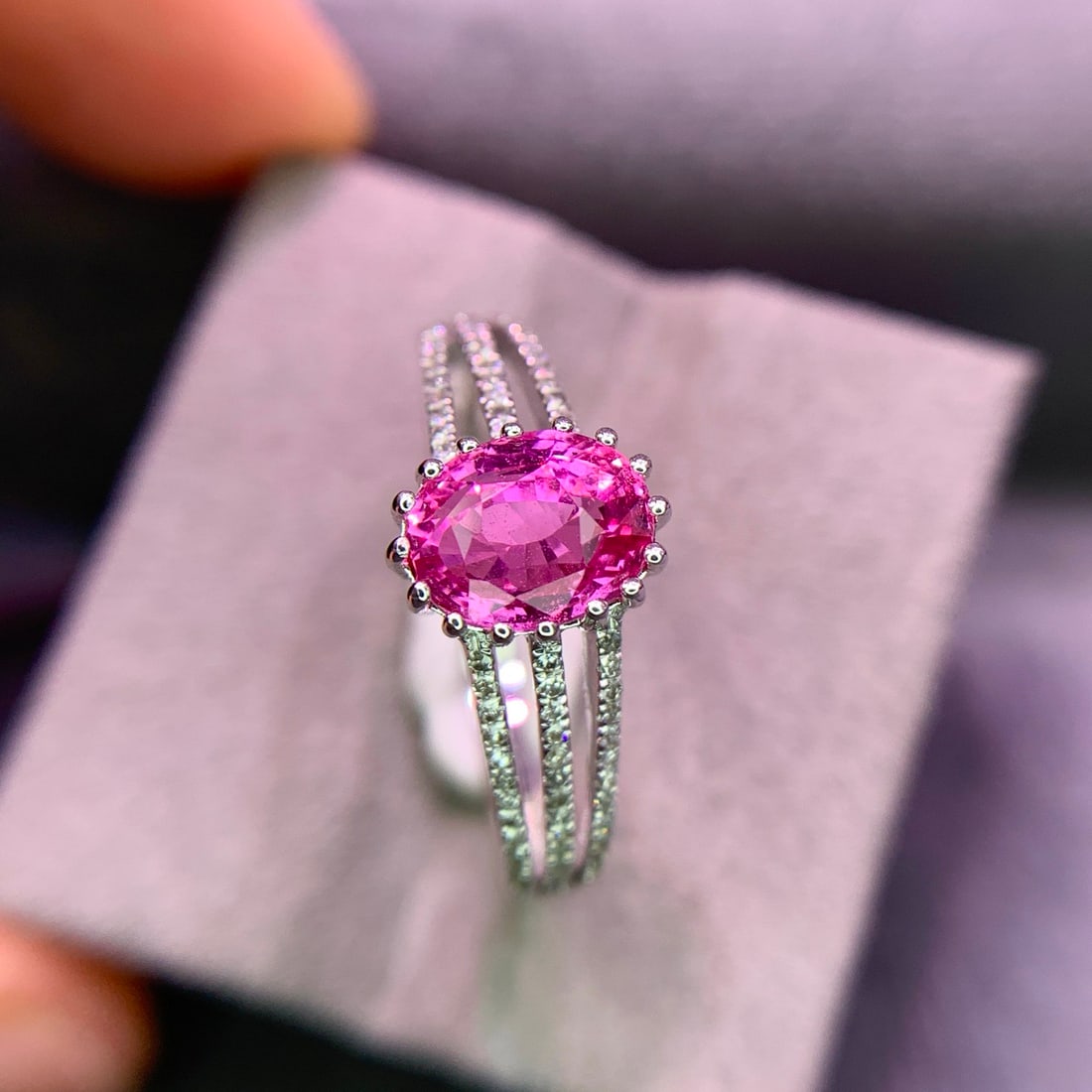 14k Gold 1.5 Ct Natural Sapphire & Diamond Ring: Ref:231154067 // gold content:14k gold // ring size:7. 25us // // main gemstone:sapphire // shape:oval // carat weight:1. 5ct // color:pink // treatment:natural // // adjacent gemstone 2 : diamond //