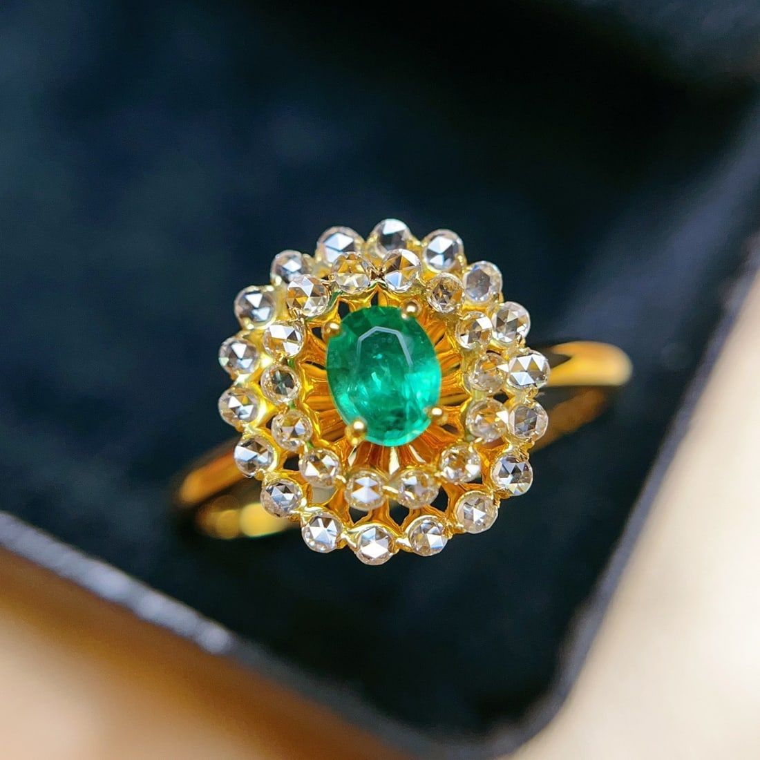 14k Gold 0.45 Ct Natural Emerald & Diamond Ring: Ref:231154077 // gold content:14k gold // ring size:7. 25us // // main gemstone:emerald // shape:oval // carat weight:0. 45ct // color:green // treatment:natural // // adjacent gemstone 2 : diamond