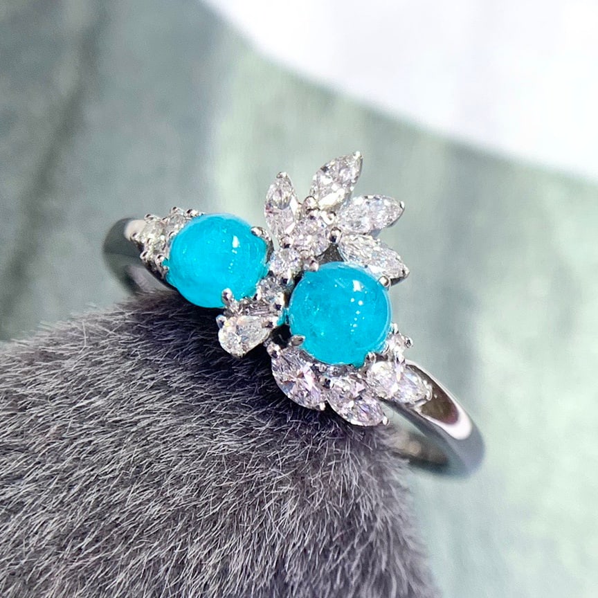 14k Gold 0.93 Ctw Natural Paraiba Tourmaline & Diamond Ring: Ref:231154079 // gold content:14k gold // ring size:7. 25us // // main gemstone:paraiba tourmaline // shape:round // carat weight:0. 56ct // color:blue // treatment:natural // cut grade:g // //