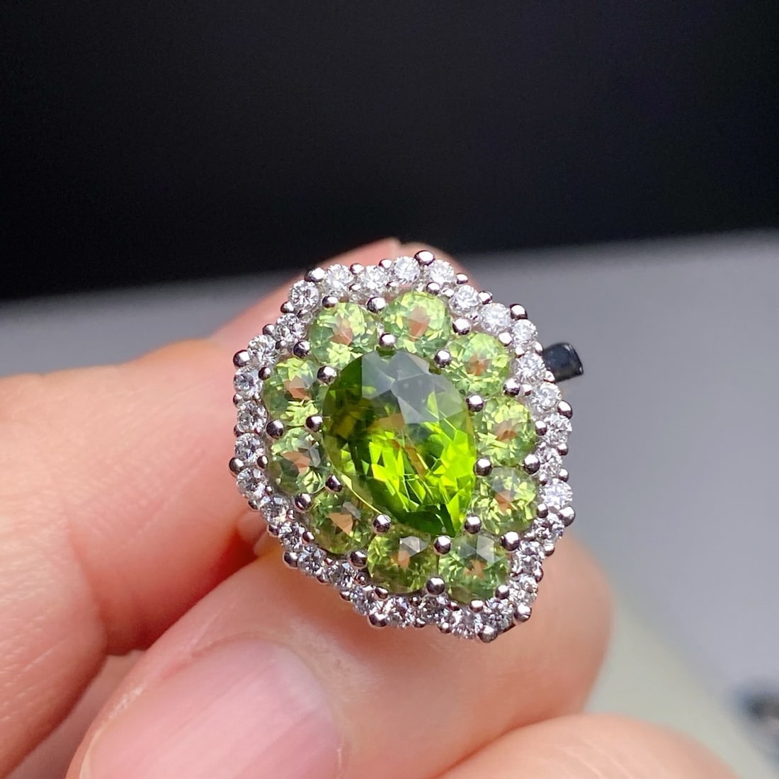 14k Gold 3.63 Ctw Natural Peridot & Diamond Ring - 2