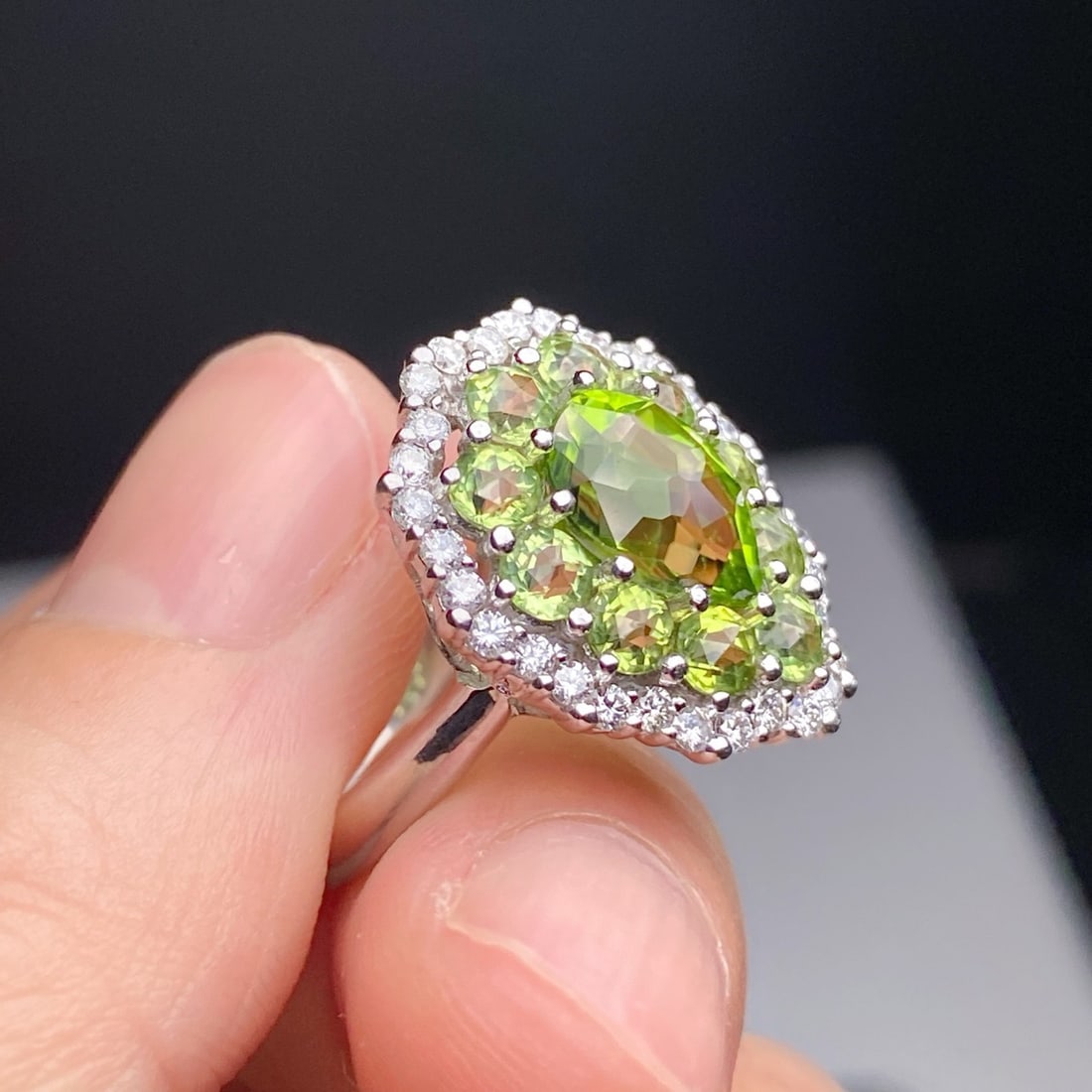 14k Gold 3.63 Ctw Natural Peridot & Diamond Ring - 3