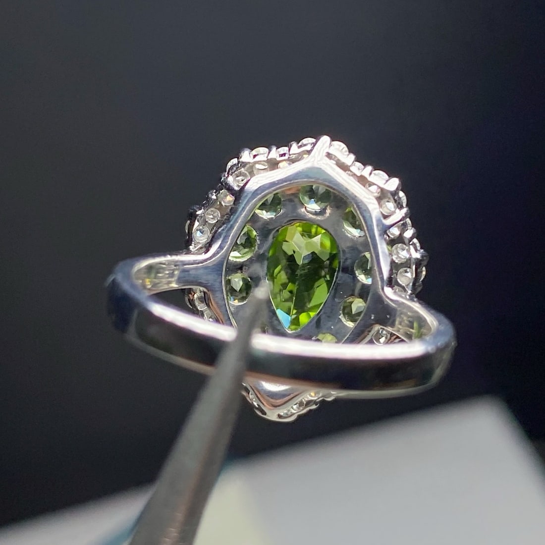 14k Gold 3.63 Ctw Natural Peridot & Diamond Ring - 5