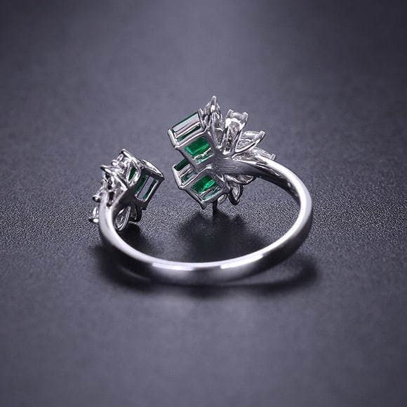 14k Gold 1.18 Ctw Natural Emerald & Diamond Ring: Ref:231154103 // gold content:14k gold // ring size:7. 25us // // main gemstone:emerald // shape:octagonal // carat weight:0. 8ct // color:green // treatment:natural // // adjacent gemstone 2 :