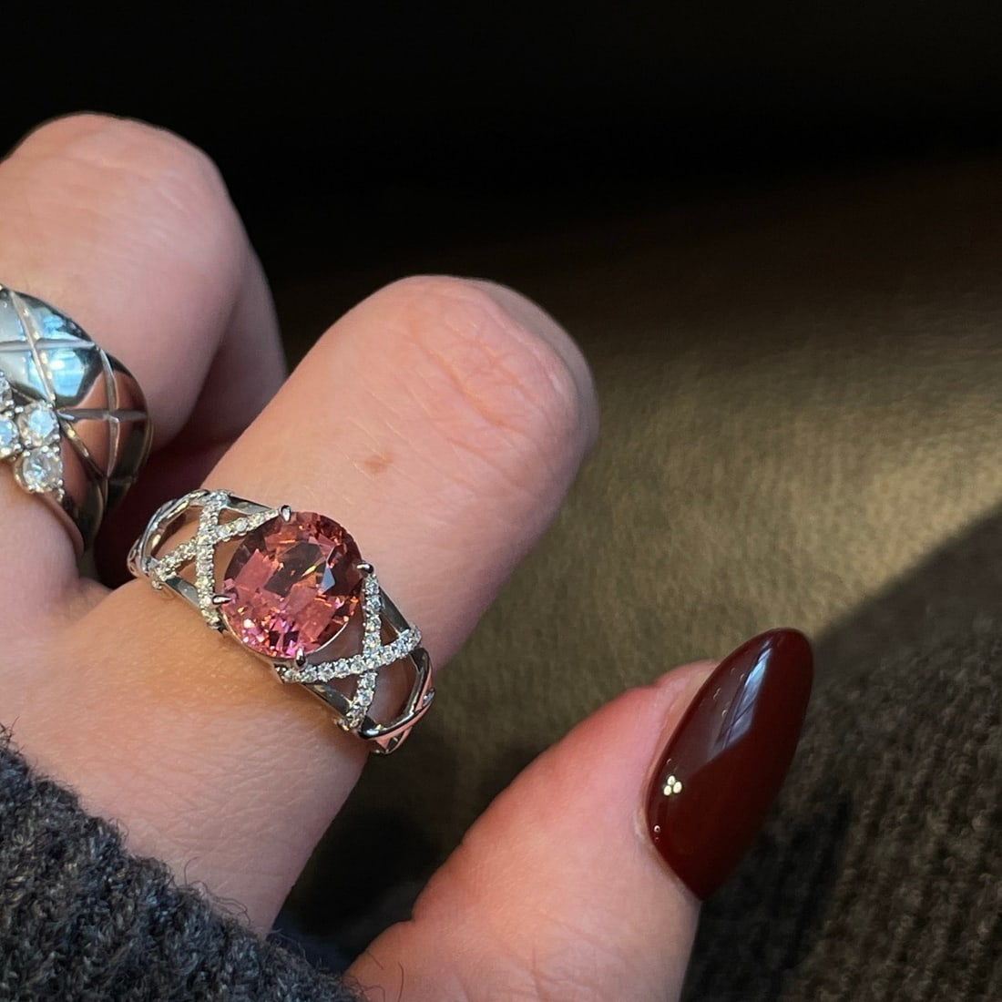 14k Gold 2.43 Ctw Natural Tourmaline & Diamond Ring: Ref:231154111 // gold content:14k gold // ring size:7. 25us // // main gemstone:tourmaline // shape:oval // carat weight:2. 31ct // color:pink // treatment:natural // // adjacent gemstone 2 : diamond