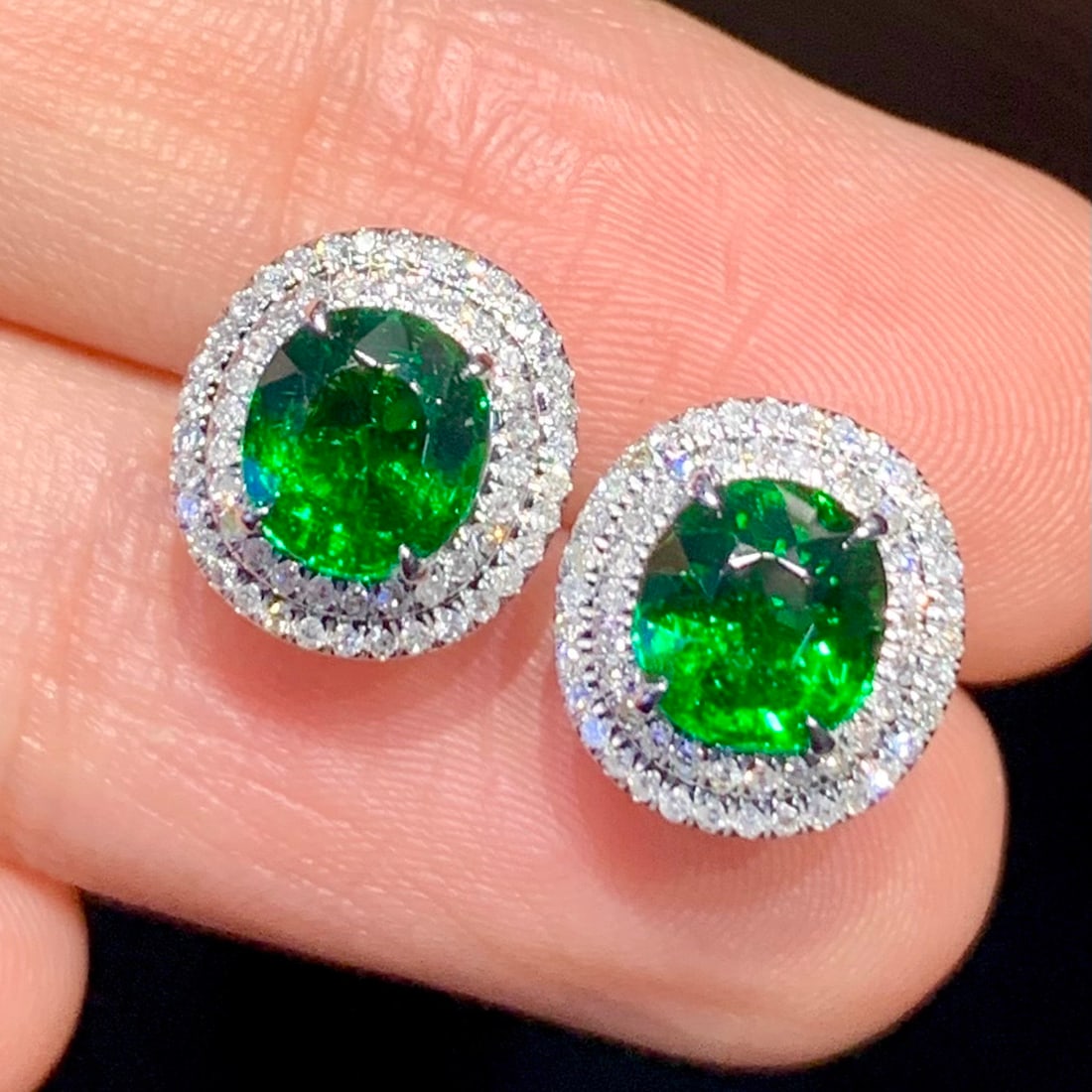14k Gold 2.3 Ct Natural Tsavorite & Diamond Earrings - 3