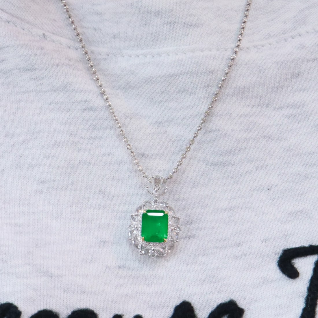 14k Gold 2.56 Ctw Natural Emerald & Diamond Pendant( Without Chain ) - 5