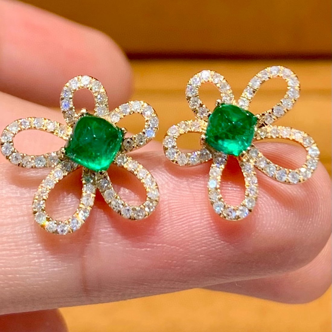 14k Gold 1.1 Ct Natural Emerald & Diamond & Flowers Earrings - 2