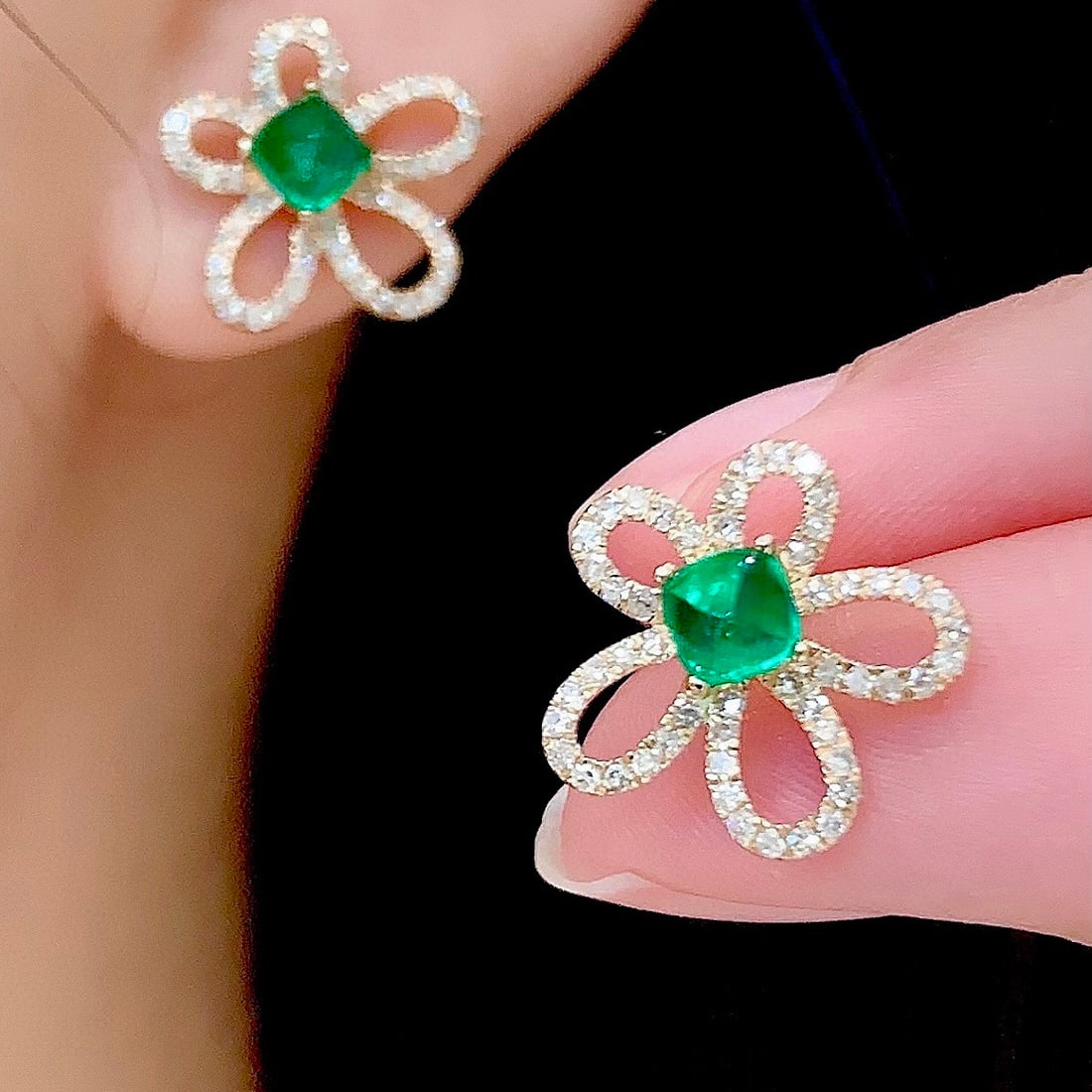 14k Gold 1.1 Ct Natural Emerald & Diamond & Flowers Earrings - 4