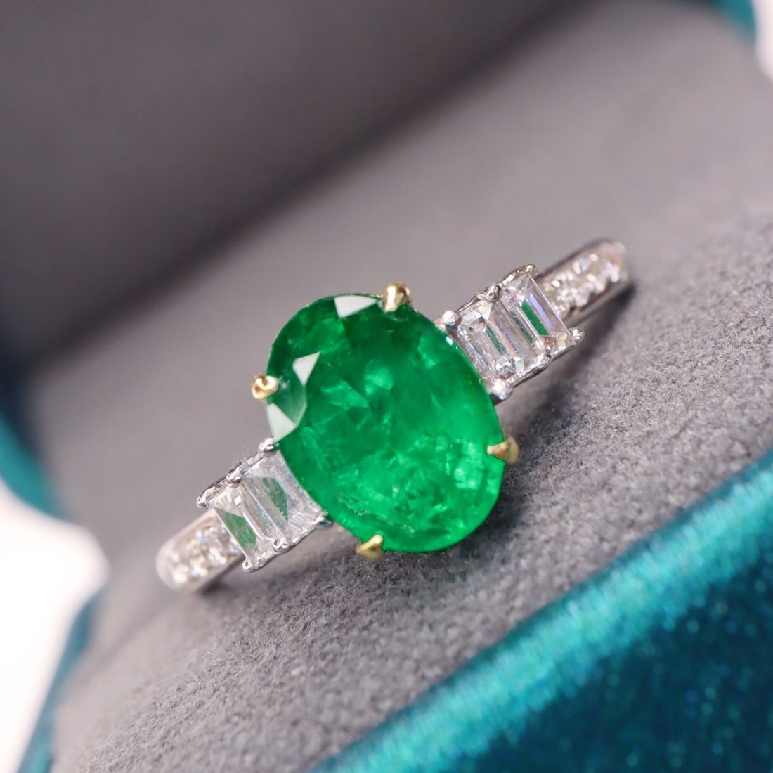 14k Gold 1.59 Ctw Natural Emerald & Diamond Ring - 2