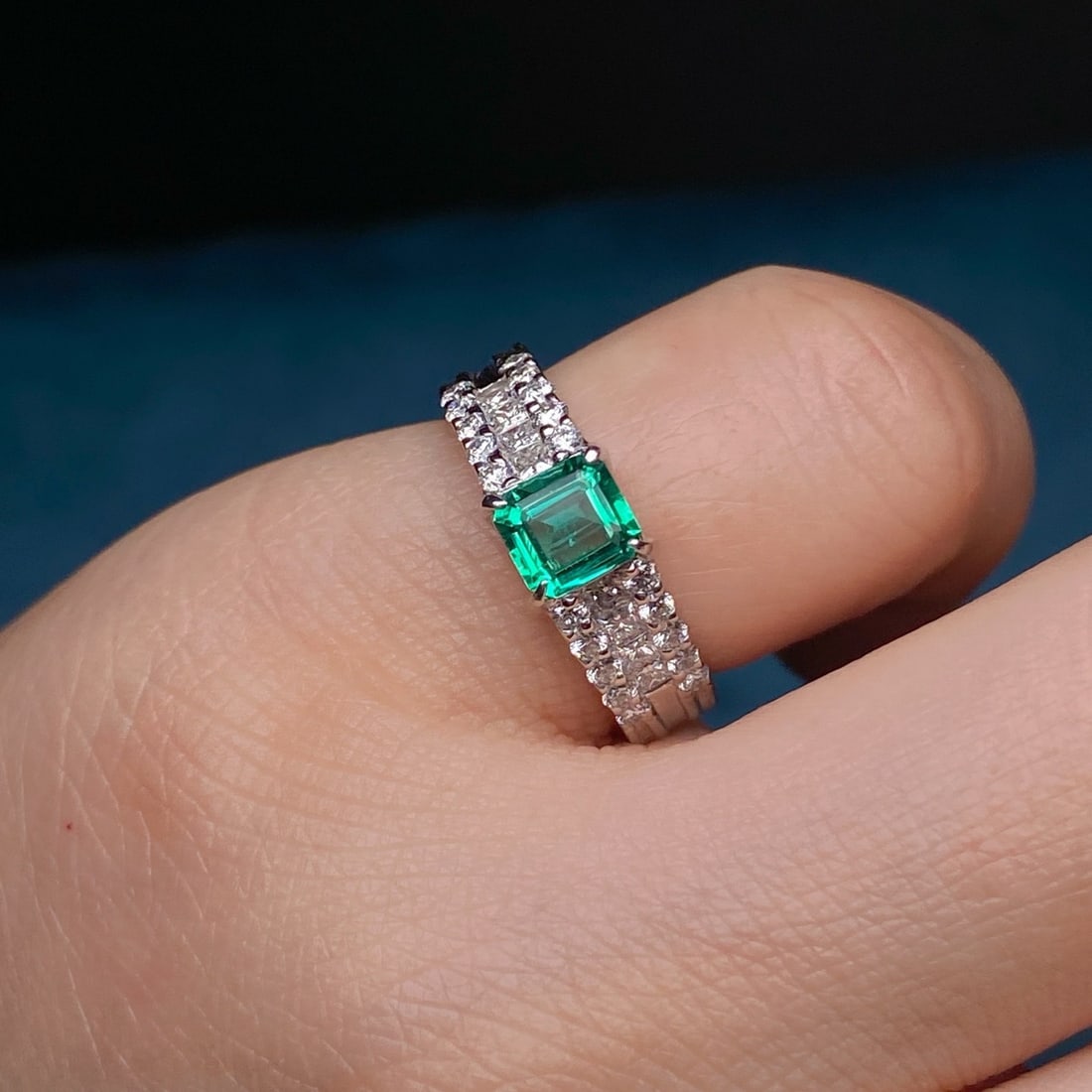 14k Gold 1.04 Ctw Natural Emerald & Diamond Ring - 2
