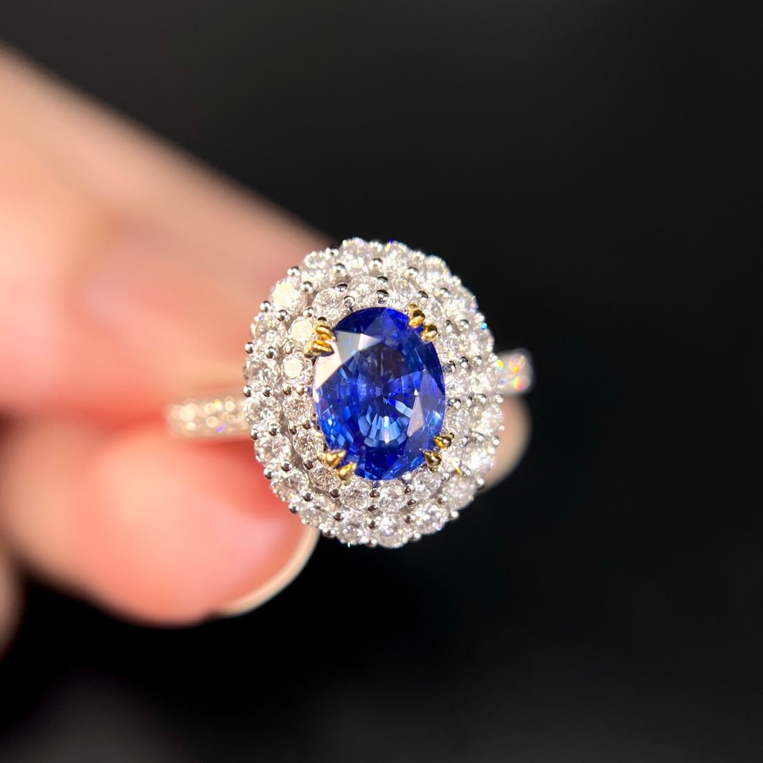 14k Gold 2.76 Ctw Natural Sapphire & Diamond Ring: Ref:231154161 // gold content:14k gold // ring size:7. 25us // // main gemstone:sapphire // shape:oval // carat weight:1. 85ct // color:blue // treatment:natural // // adjacent gemstone 2 : diamond //