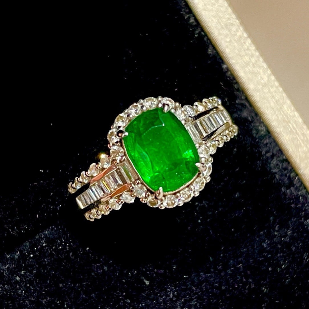 14k Gold 1.7 Ct Vivid Green Natural Emerald & Diamond Ring (1 of 6)