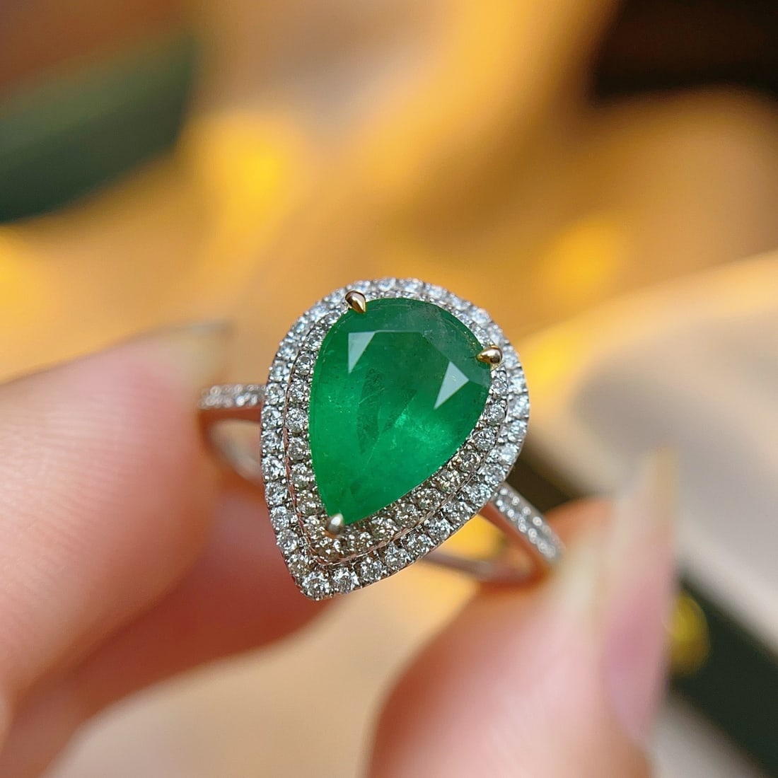 14k Gold 2.10 Ct Natural Emerald & Diamond Ring - 5