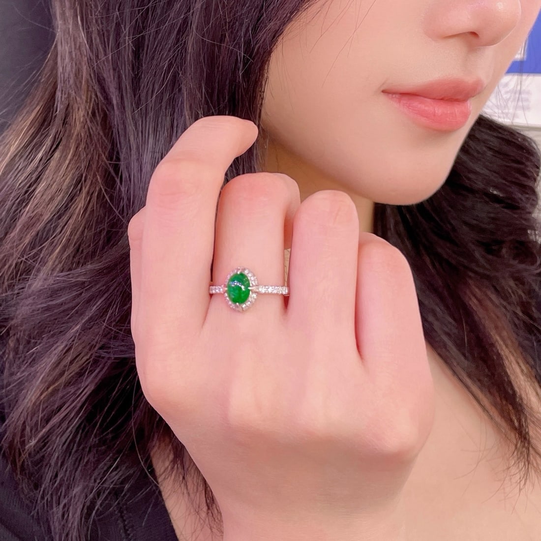 14k Gold 0.8 Ct Natural Emerald & Diamond Ring - 3