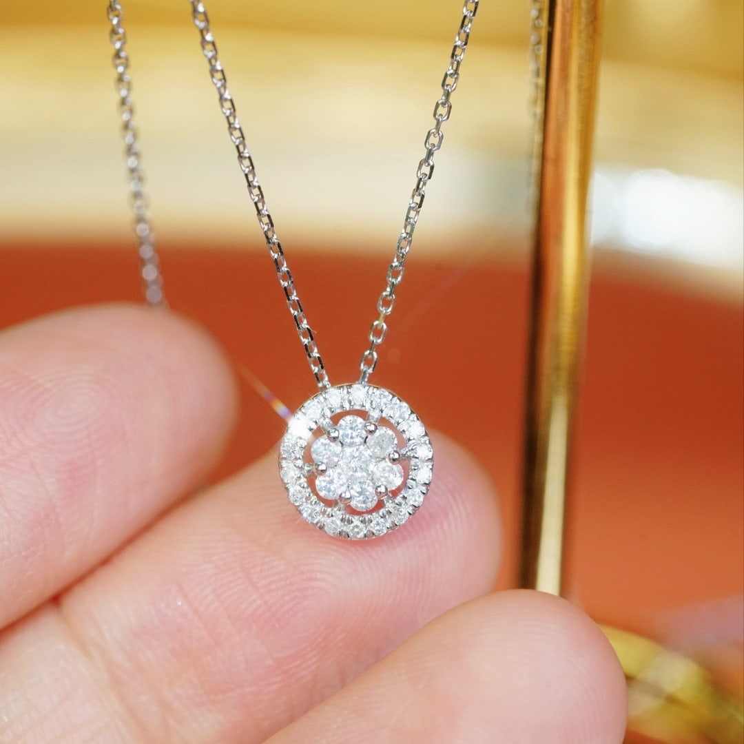 14k Gold 0.30 Ct Natural H Diamond Necklace: Ref:231154205 // gold content:14k gold // main gemstone:diamond // shape:round // carat weight:0. 30ct // clarity grade:vs-si // color:h // treatment:natural // cut grade:g // Low Estimate: 1200
