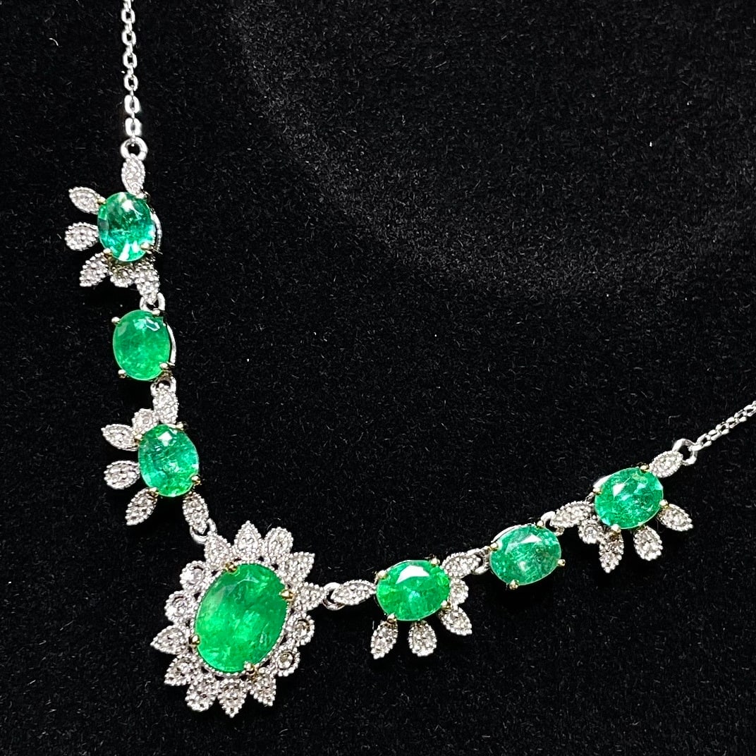 14k Gold 3.6 Ct Natural Emerald & Diamond Necklace - 2