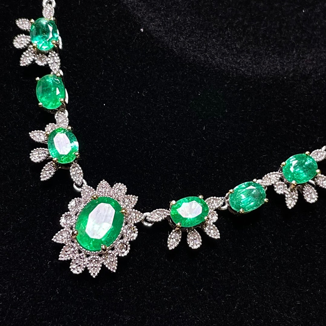 14k Gold 3.6 Ct Natural Emerald & Diamond Necklace - 3