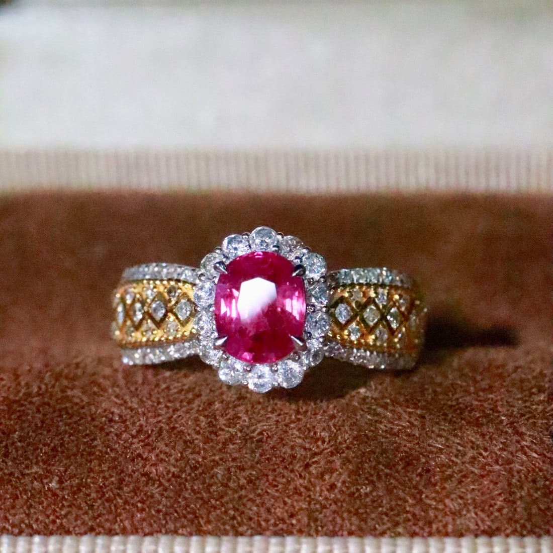 14k Gold 1.46 Ctw Natural Ruby & Diamond Ring: Ref:231154209 // gold content:14k gold // ring size:7. 25us // // main gemstone:ruby // shape:oval // carat weight:1. 05ct // color:red // treatment:natural // // adjacent gemstone 2 : diamond //