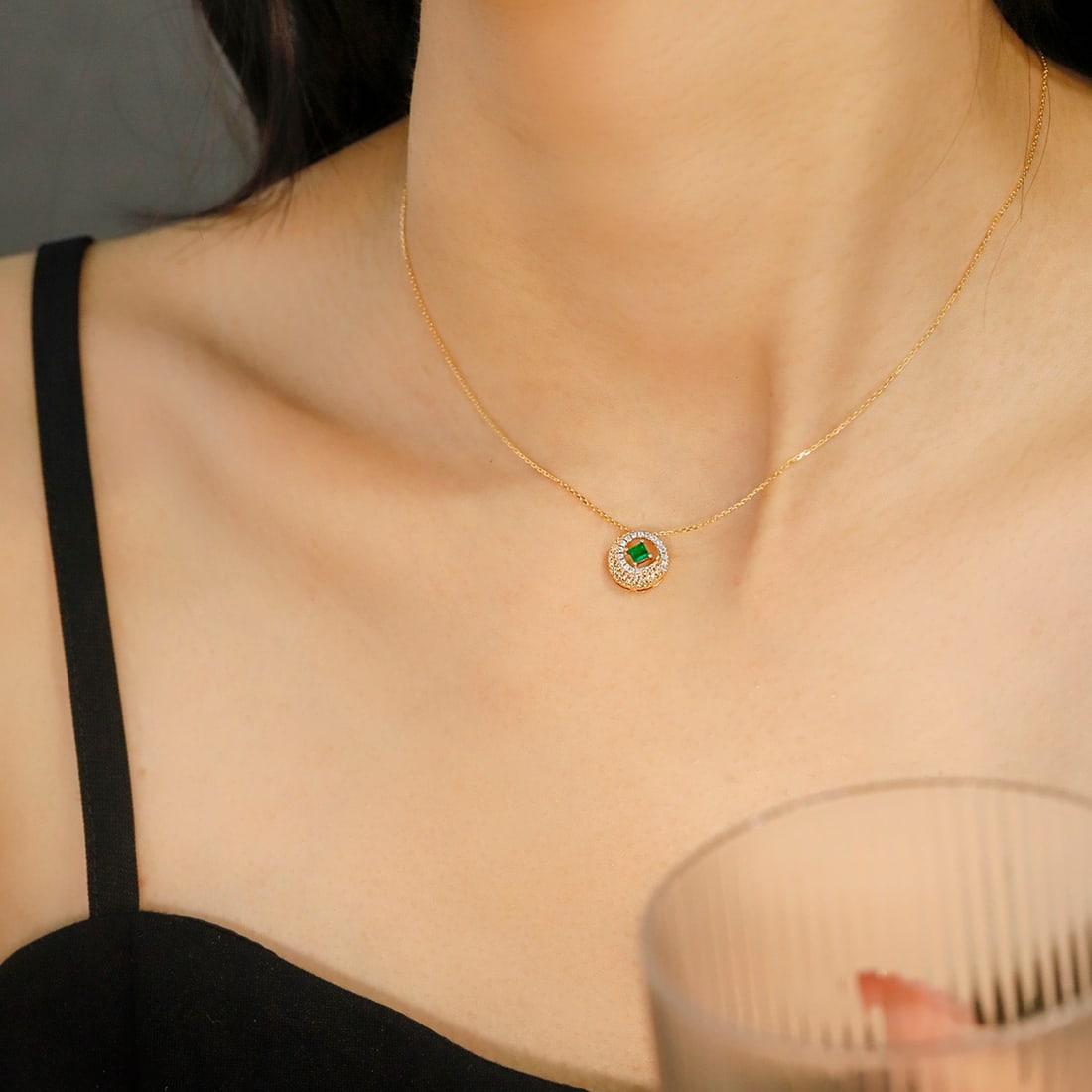 14k Gold 0.18 Ctw Natural Emerald & Diamond Necklace - 3