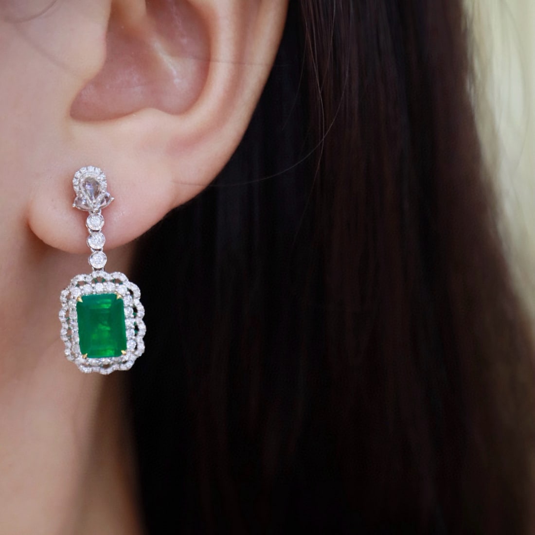 14k Gold 5.75 Ctw Natural Emerald & Diamond Earrings - 4
