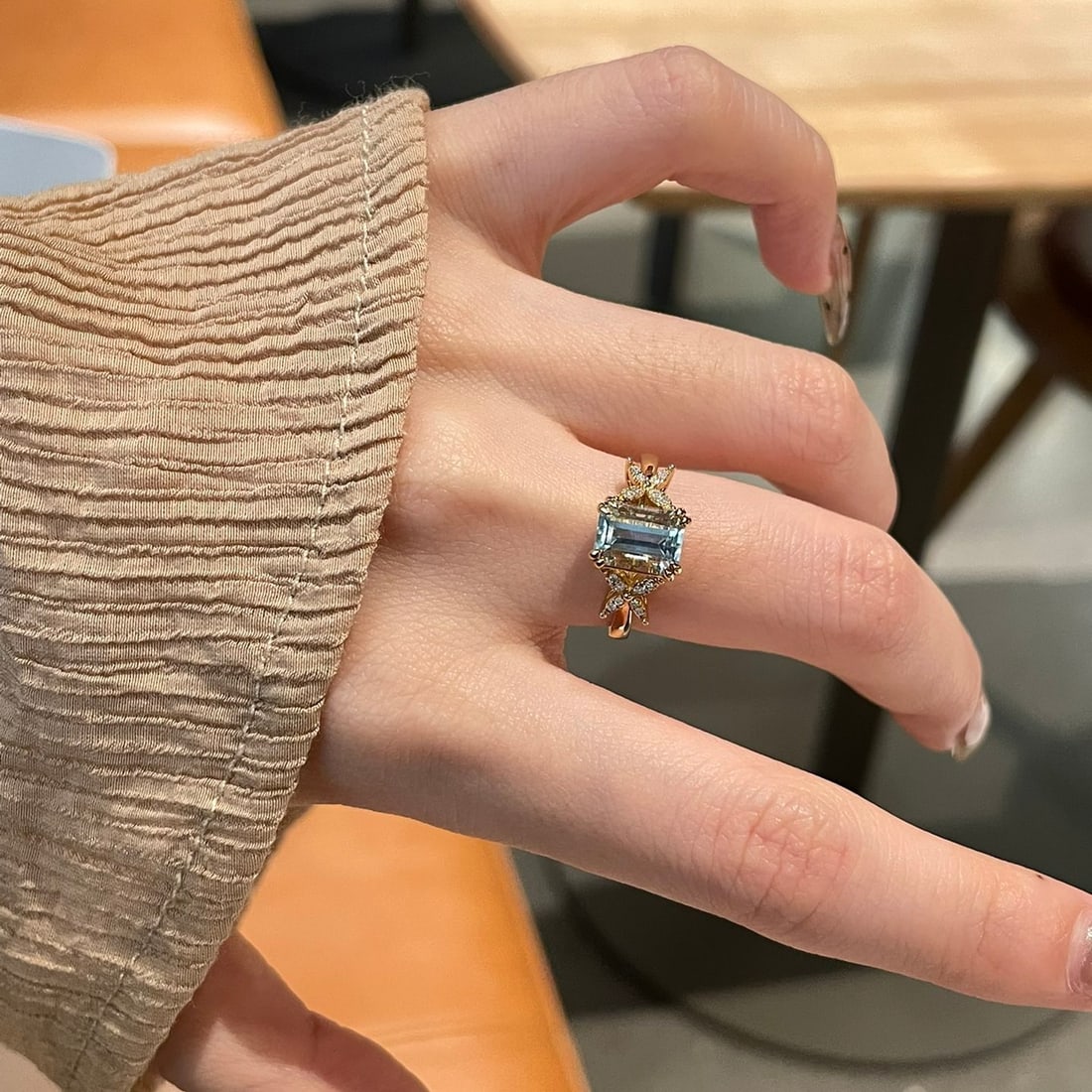 14k Gold 1.5 Ct Natural Aquamarine & Diamond Ring - 6