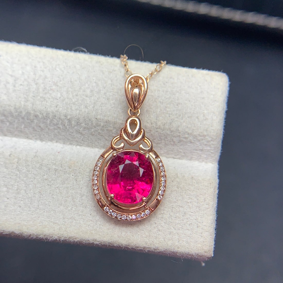 14k Gold 2.2 Ct Natural Tourmaline & Diamond Pendant( Without Chain ): Ref:231154268 // gold content:14k gold // main gemstone:tourmaline // shape:oval // carat weight:2. 2ct // color:red // treatment:natural // // adjacent gemstone 2 : diamond // shape:round // clarity