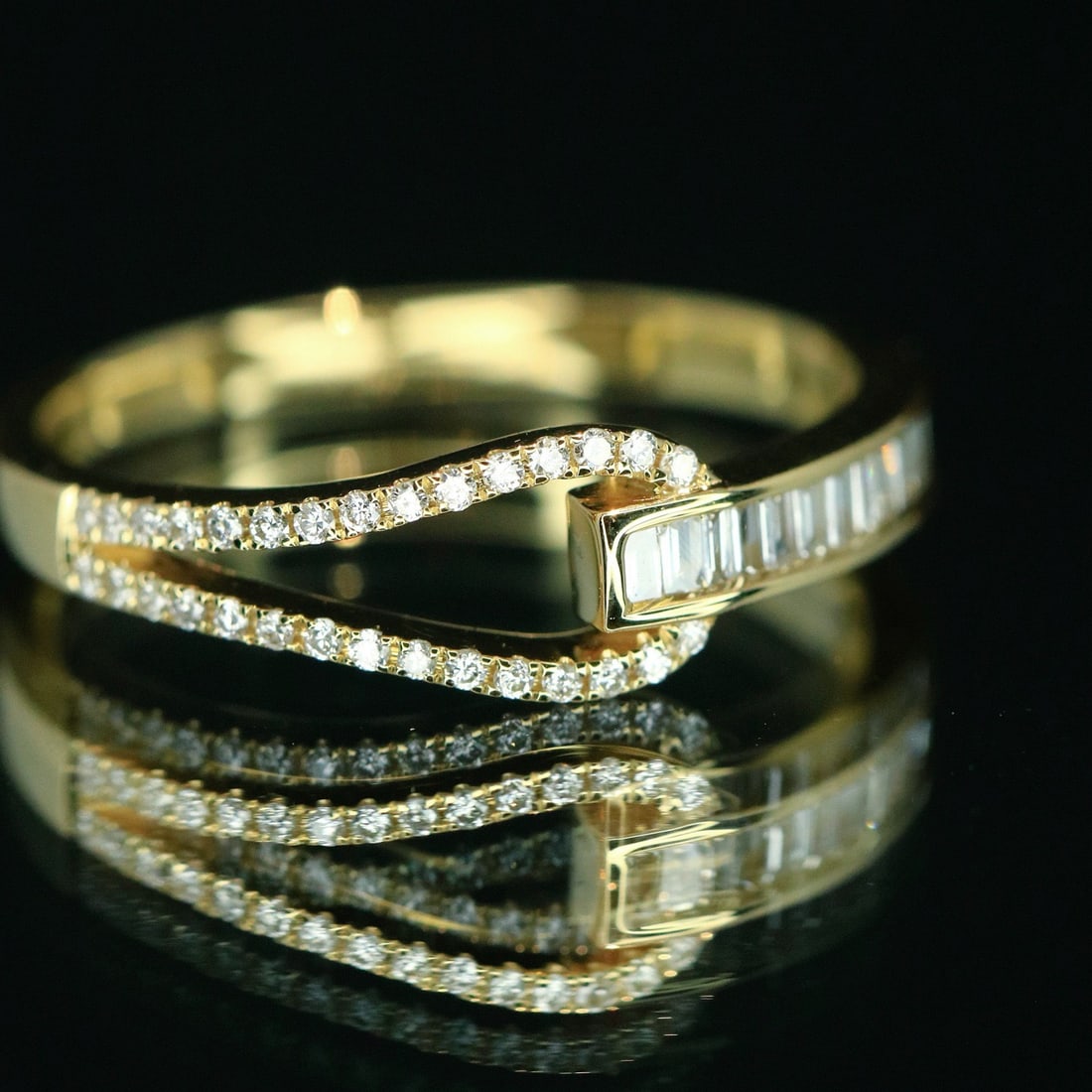 14k Gold 0.22 Ct Natural H Diamond Ring - 2