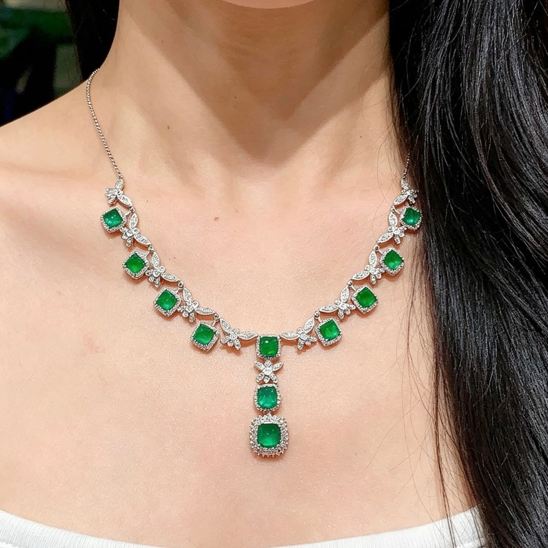 14k Gold 7.5 Ct Natural Emerald & Diamond Necklace - 5