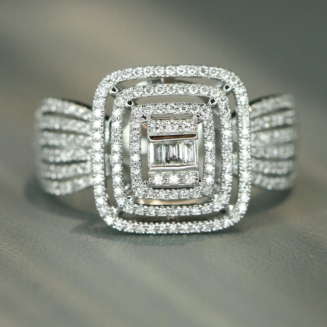 14k Gold 0.6 Ct Natural H Diamond Ring - 2